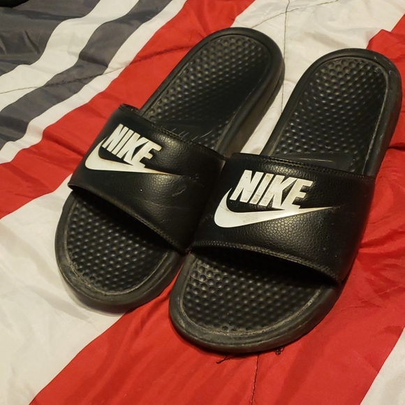 nike flat sandals